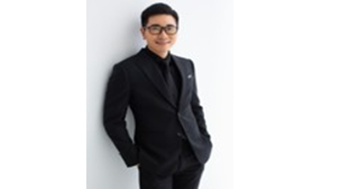 Dr Kenneth Lee